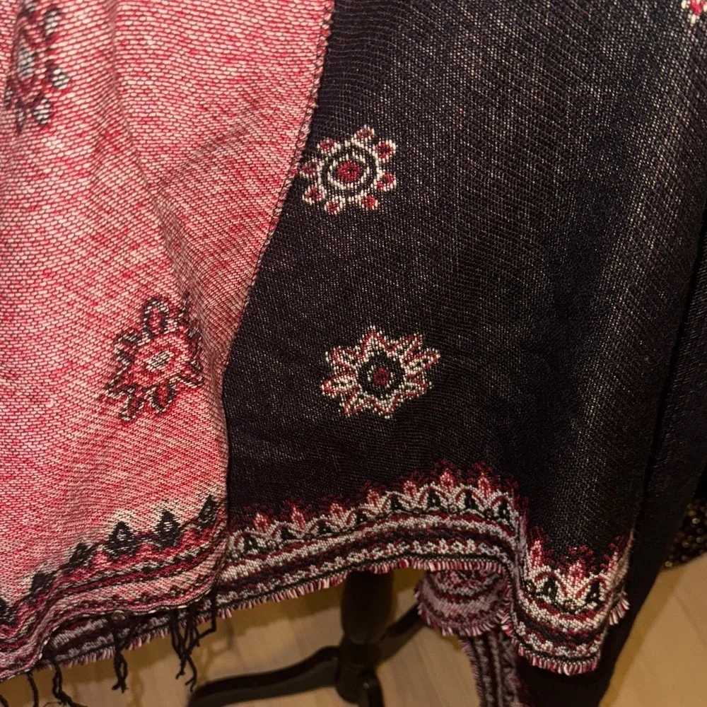 Black and Red Patterned Shawl